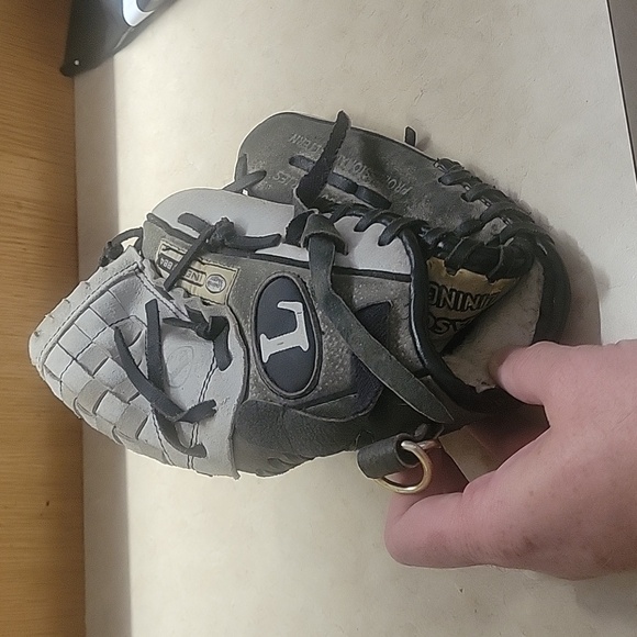 Baseball glove youth Louisville Slugger Genesis 1884 Series 9" - Picture 4 of 4